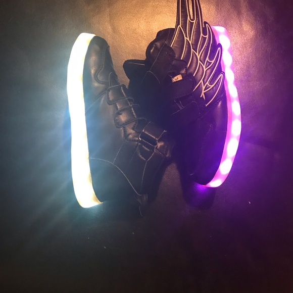 Light up sneaker - Picture 7 of 7